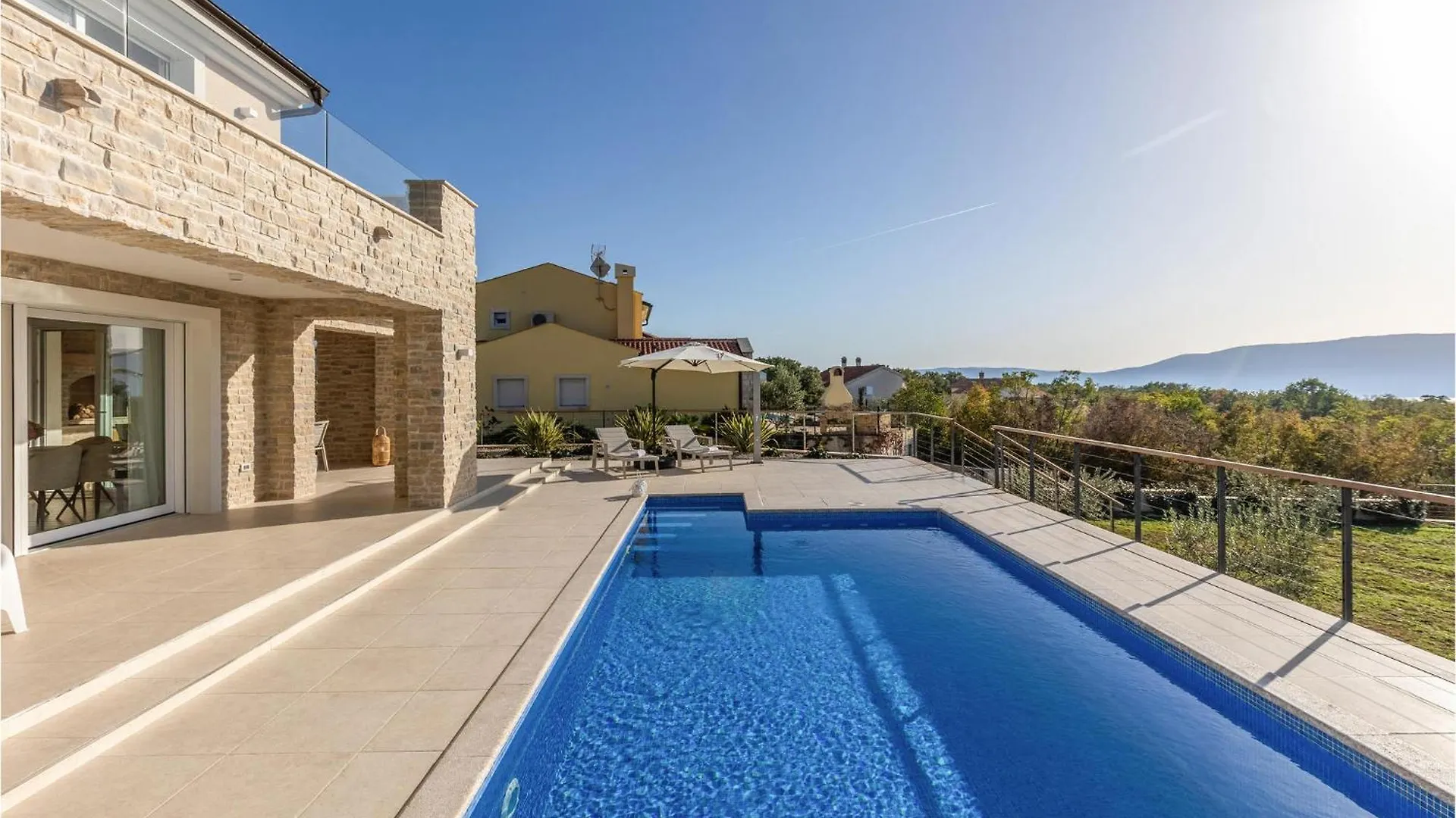 4 Bedroom Lovely Home In Malinska Brzac